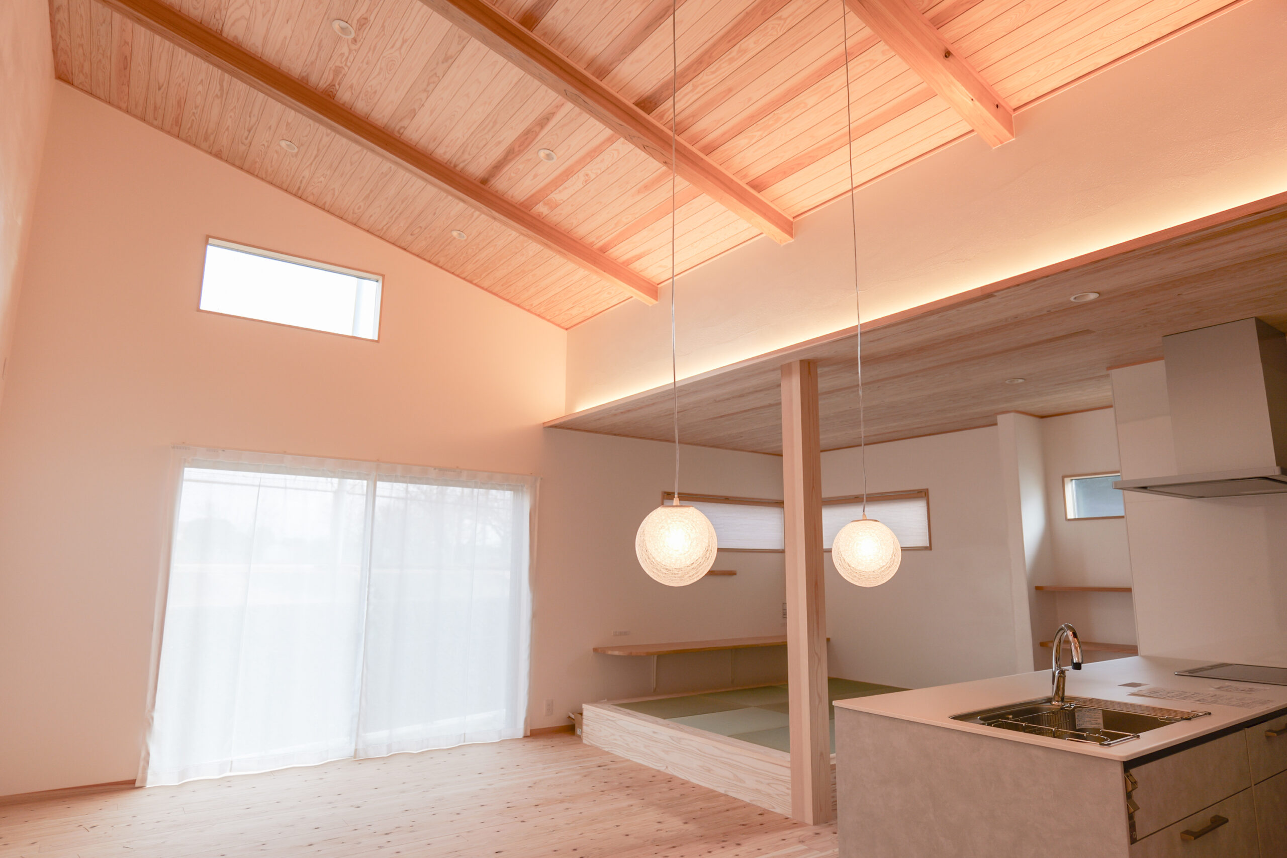 【小郡市】「小国杉の平屋」～漆喰仕上げ～　完成内覧会ページの画像02