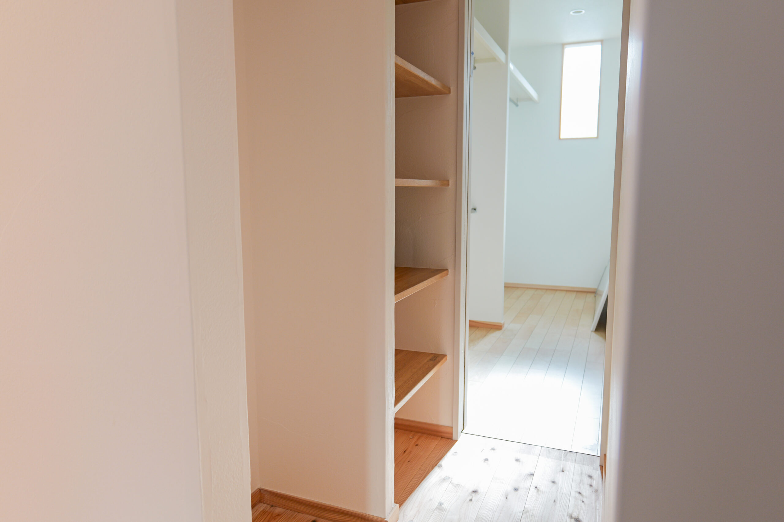 【小郡市】「小国杉の平屋」～漆喰仕上げ～　完成内覧会ページの画像05