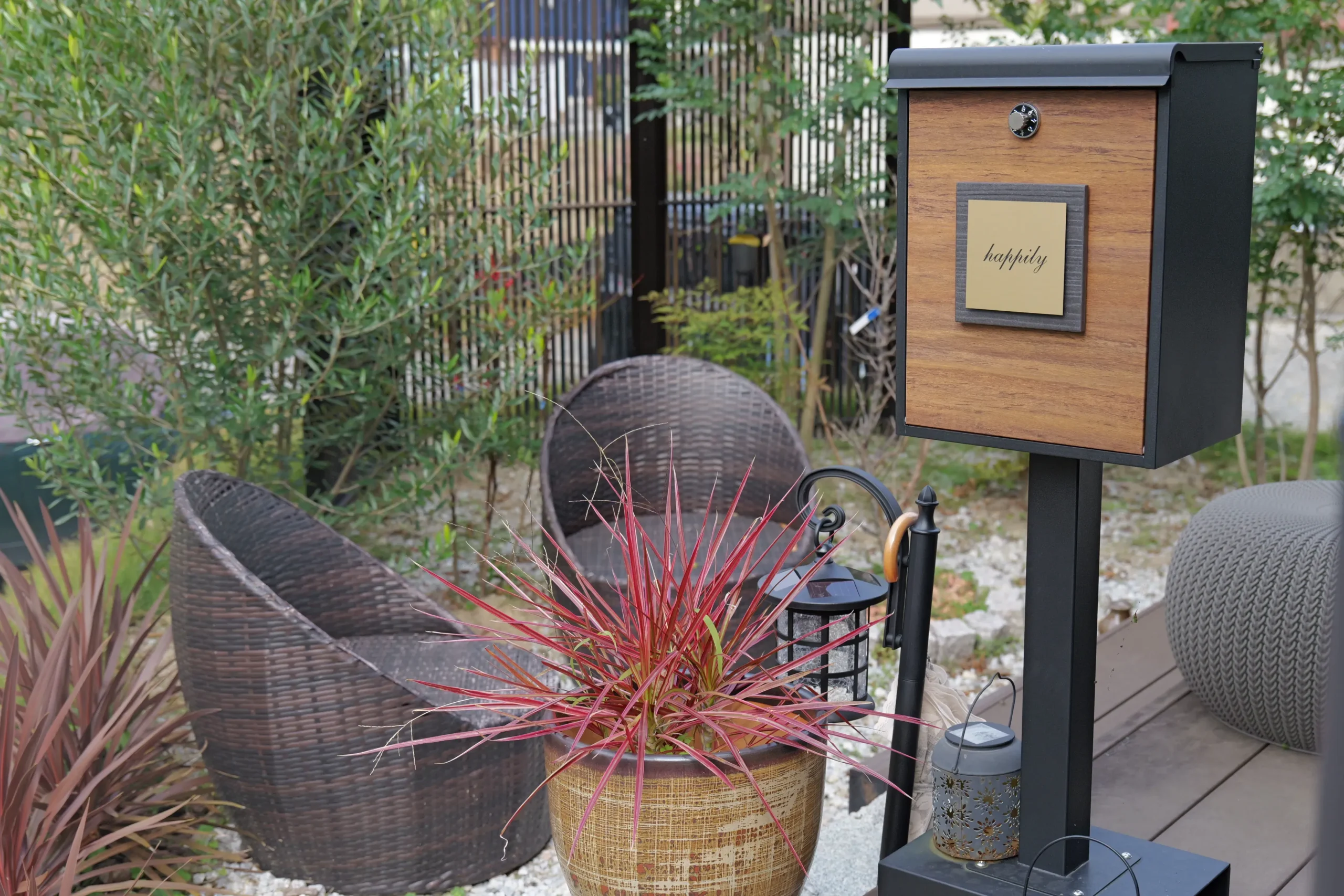 自然素材を使った居心地の良い空間、家族のぬくもりが感じられる家。ページの画像04