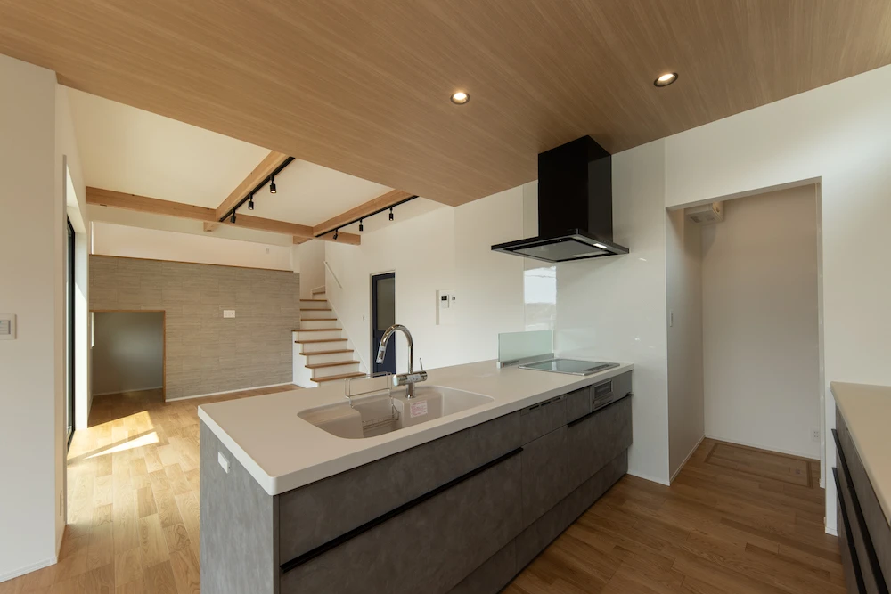 スキップフロアと広がる景色二階建施工事例｜福岡筑紫野市の悠建築工房ページの画像02