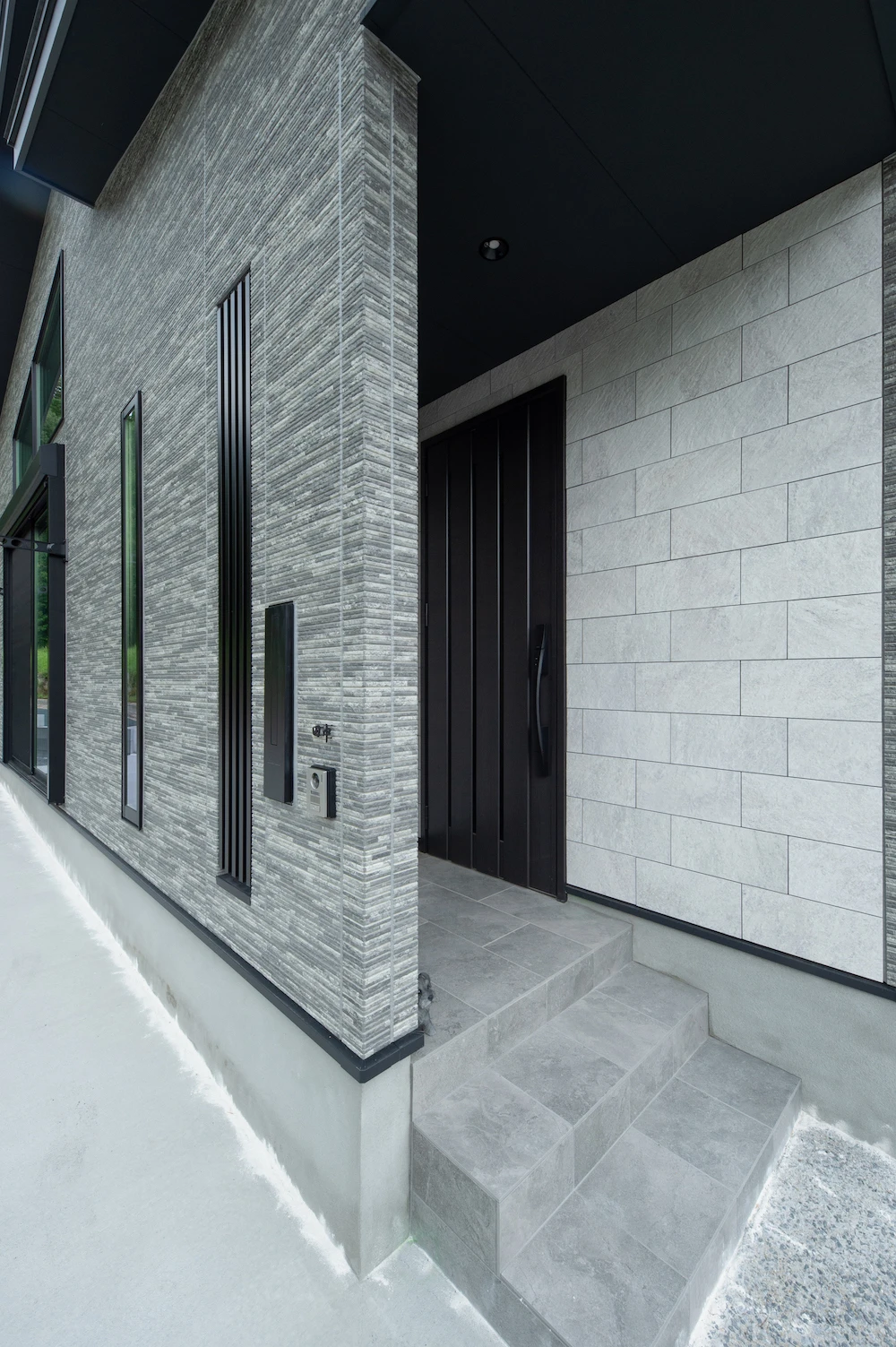 グレーが彩る家平屋施工事例｜福岡筑紫野市の悠建築工房ページの画像02