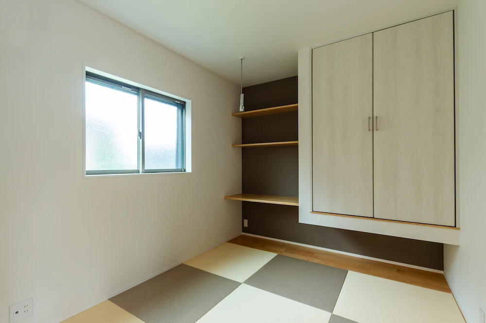 クールなガルバ外壁が映えるバーカウンターのある家二階建施工事例｜福岡筑紫野市の悠建築工房ページの画像08