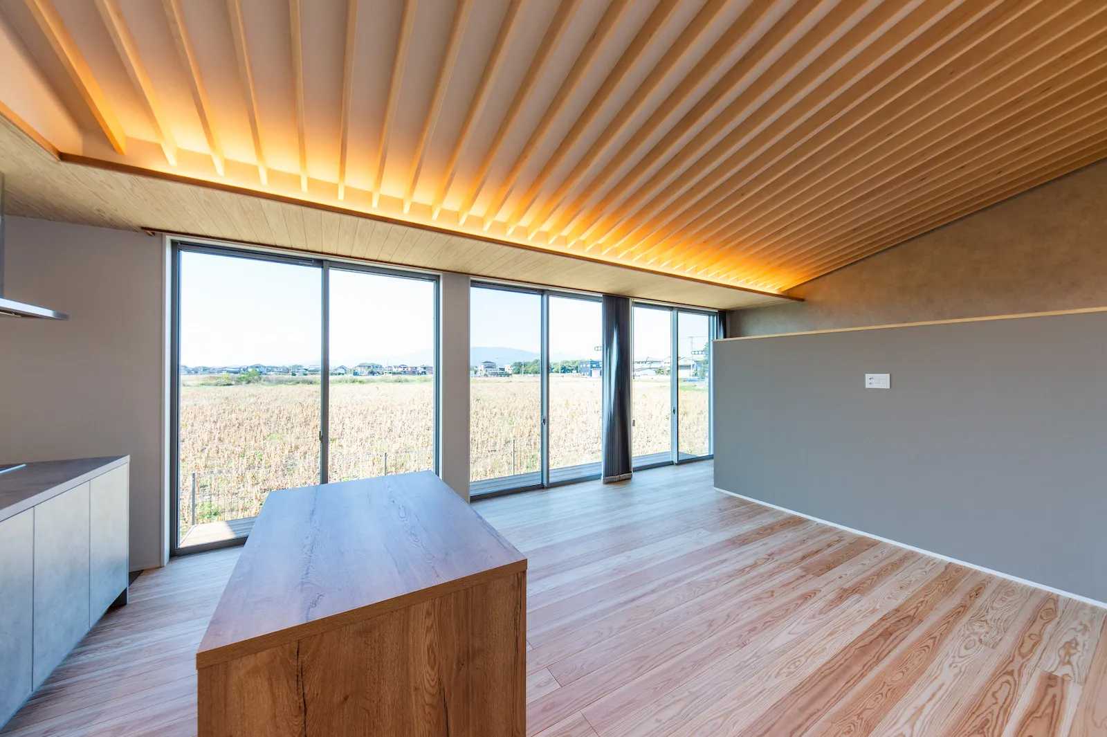木のぬくもりに満ちる、田園の平屋平屋施工事例｜福岡筑紫野市の悠建築工房ページの画像01