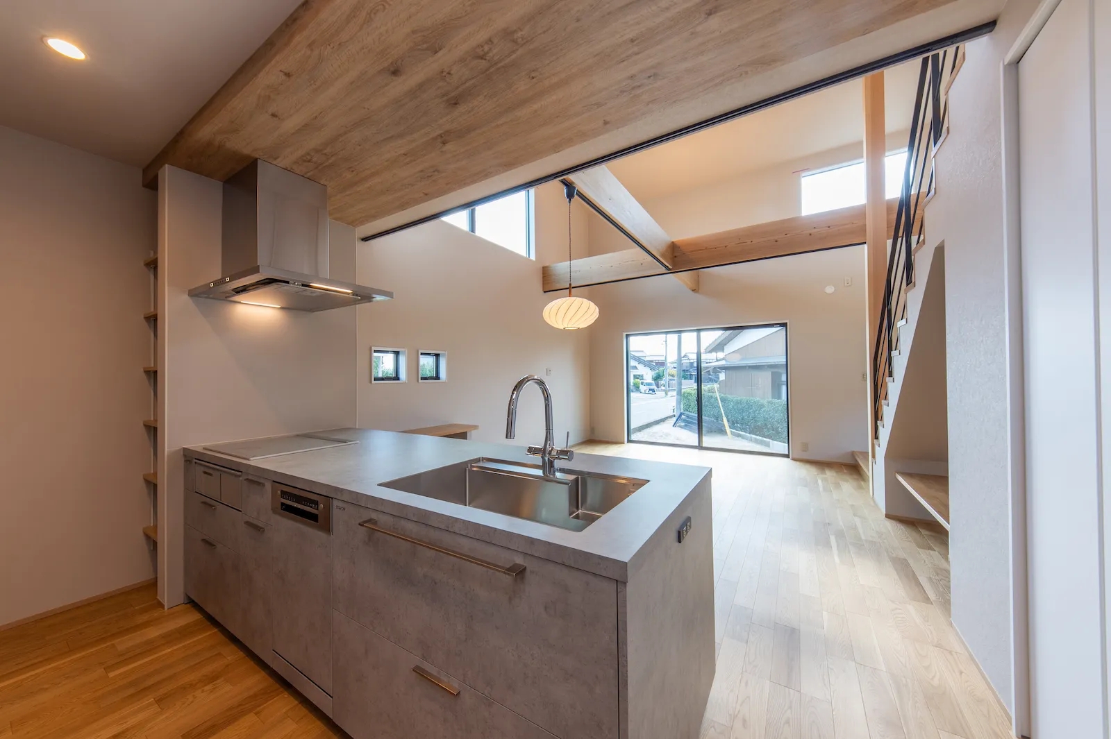 暮らしと営みが心地よく重なる家二階建施工事例｜福岡筑紫野市の悠建築工房ページの画像04