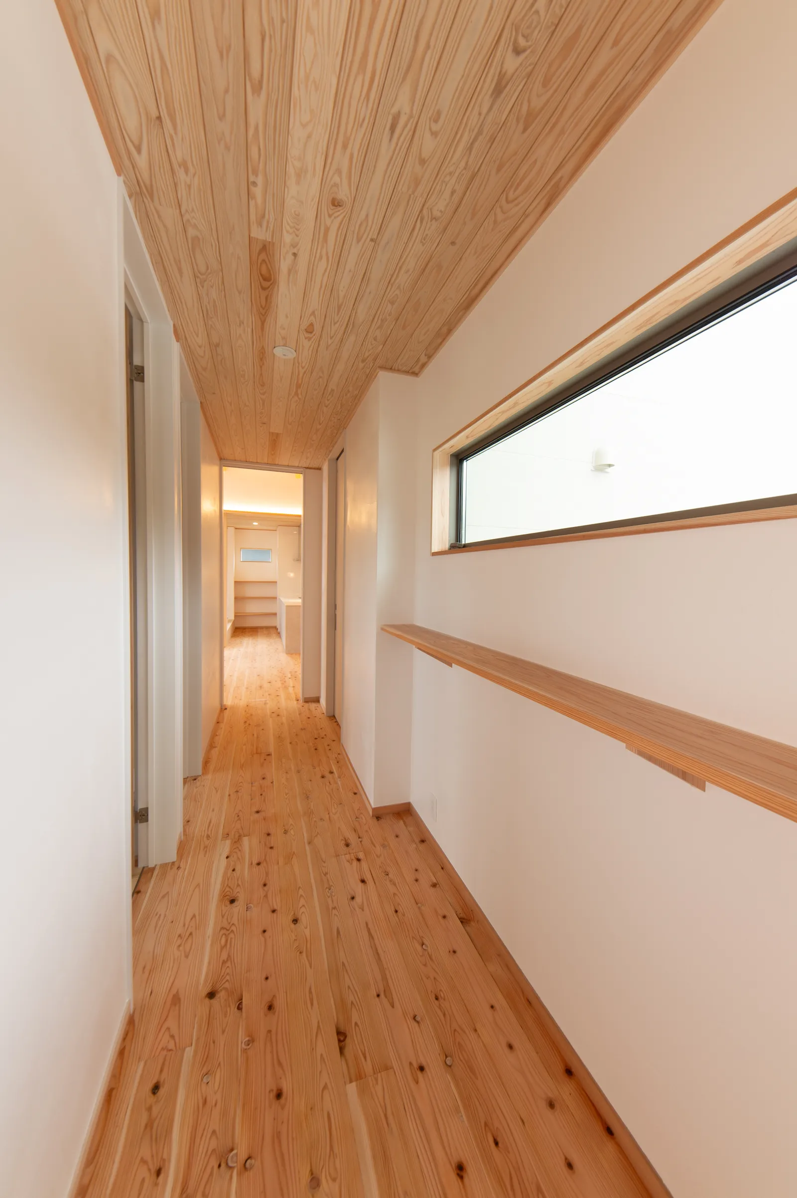 経年美化を愉しむ小国杉と漆喰の平屋平屋施工事例｜福岡筑紫野市の悠建築工房ページの画像06