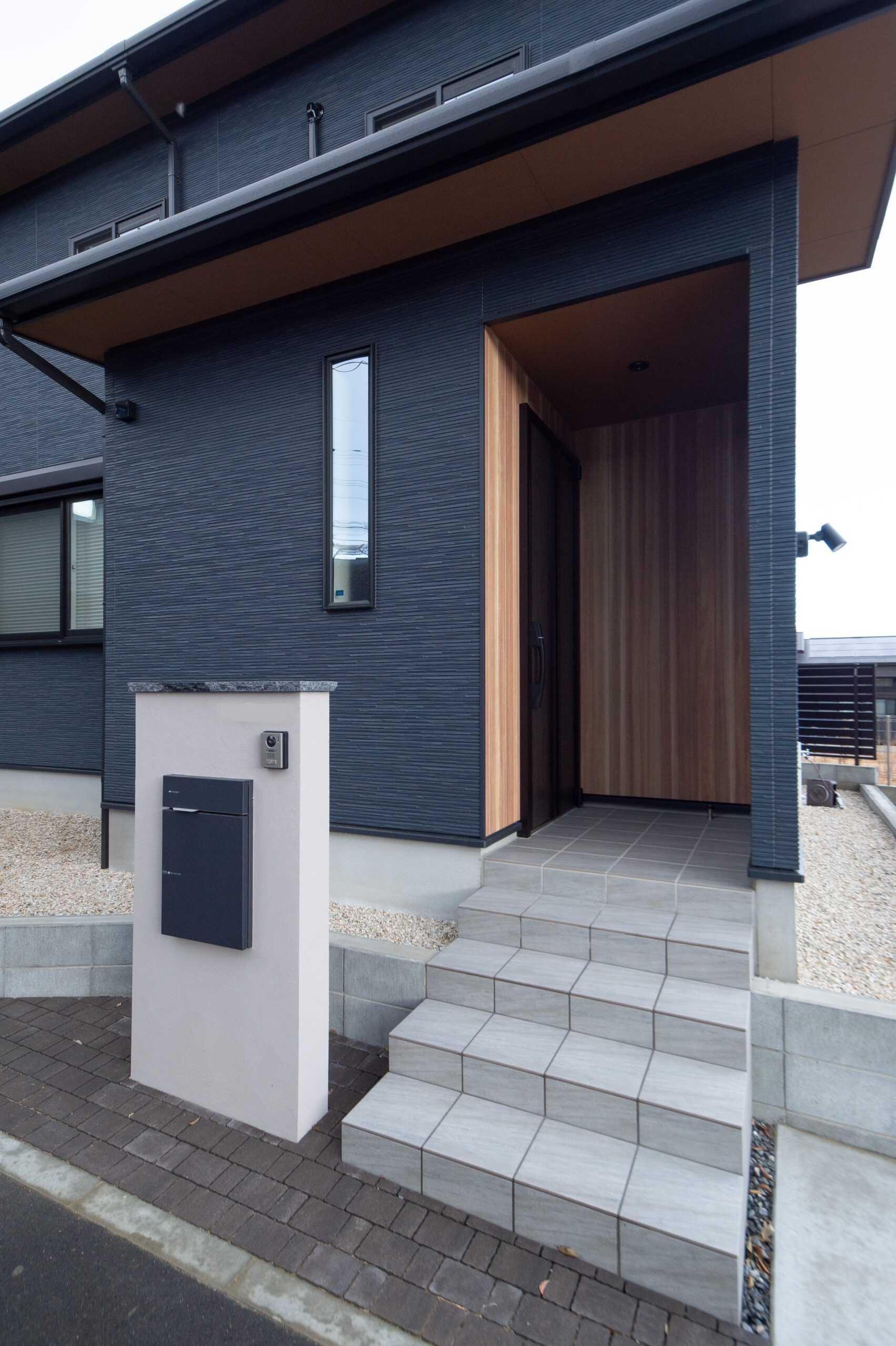 心地よさと機能性を整えた住まい二階建施工事例｜福岡筑紫野市の悠建築工房ページの画像01