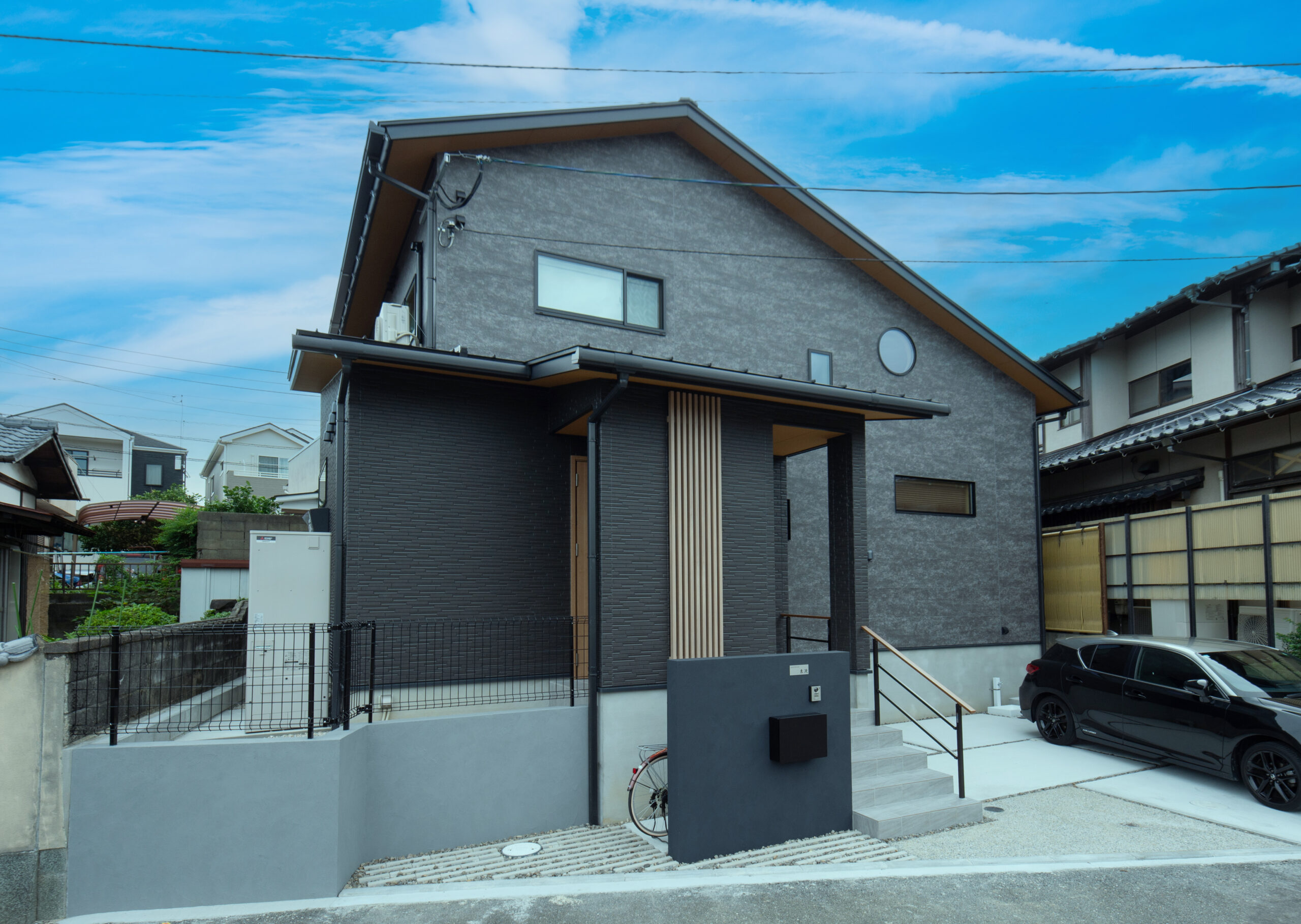 伝統と現代が調和する　和モダンの家二階建施工事例｜福岡筑紫野市の悠建築工房ページの画像01
