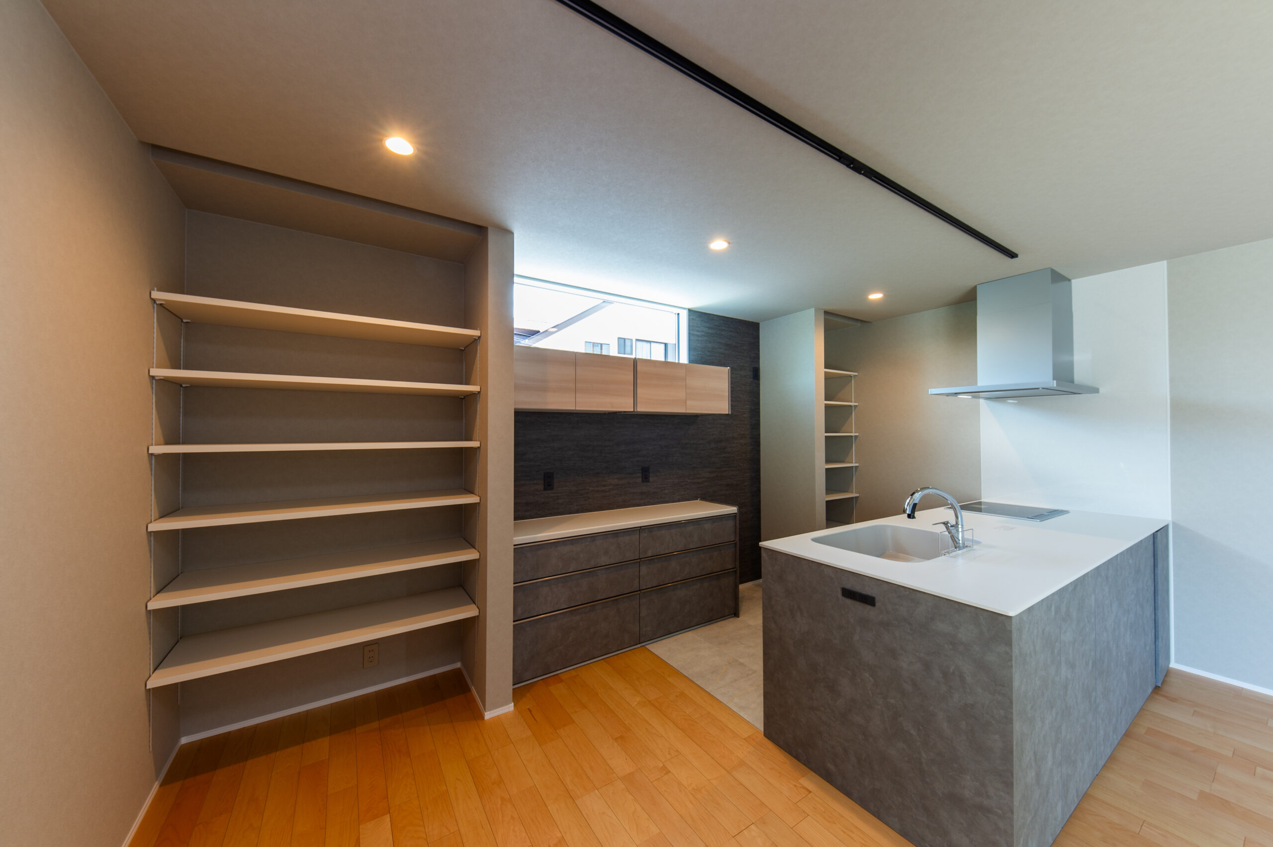 GRAYHOUSE二階建施工事例｜福岡筑紫野市の悠建築工房ページの画像03