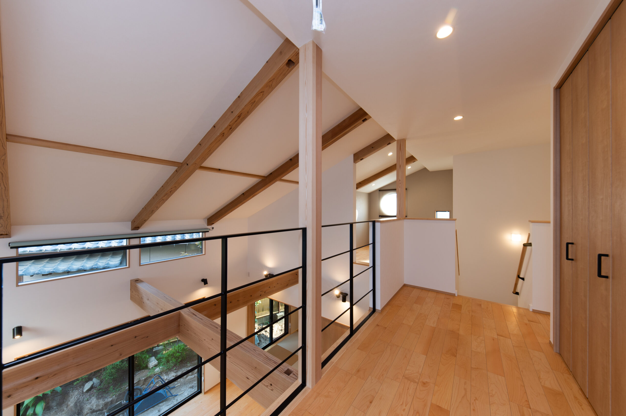 伝統と現代が調和する　和モダンの家二階建施工事例｜福岡筑紫野市の悠建築工房ページの画像04
