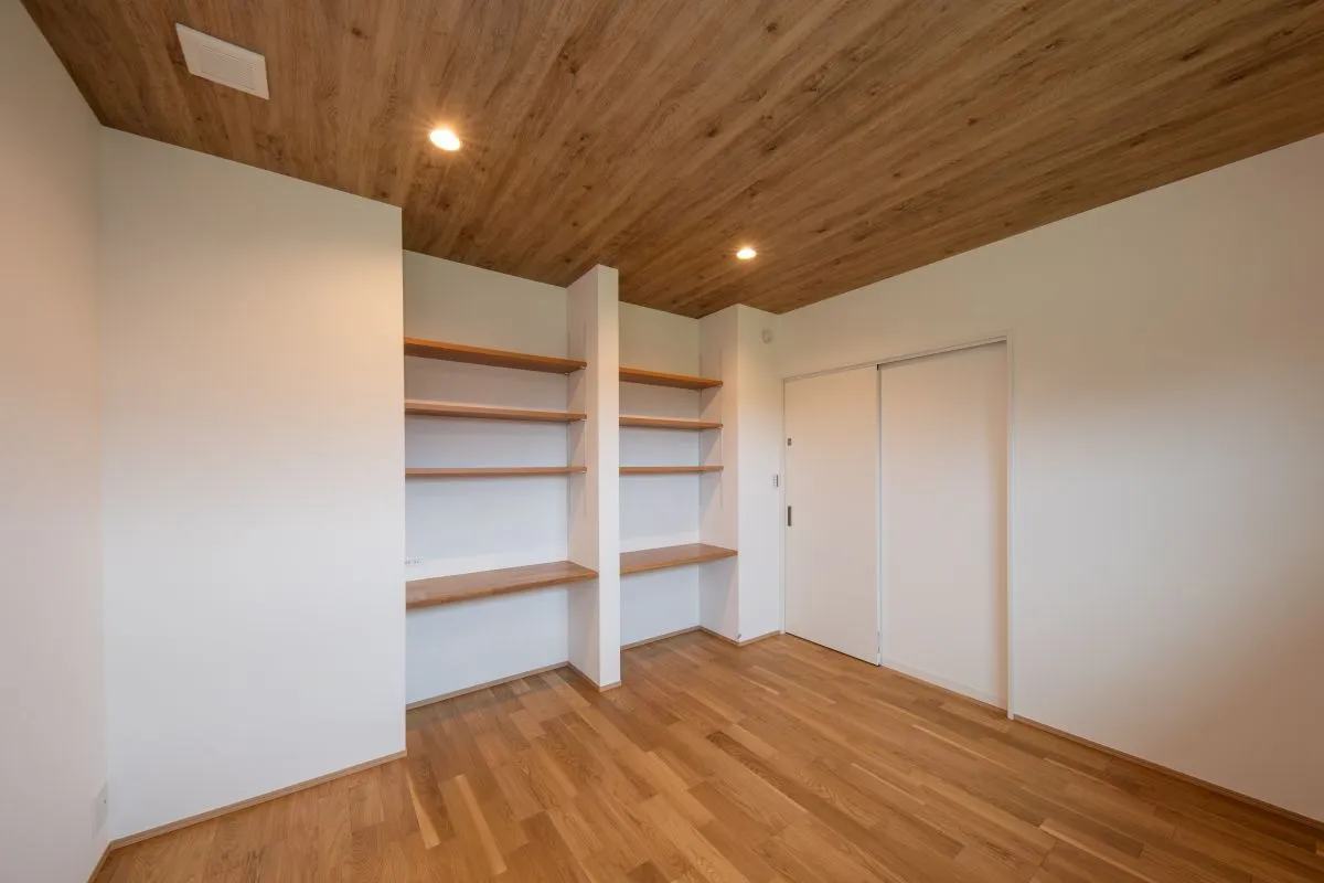 瓦屋根と亜麻色が調和する、和モダンの平屋平屋施工事例｜福岡筑紫野市の悠建築工房ページの画像07