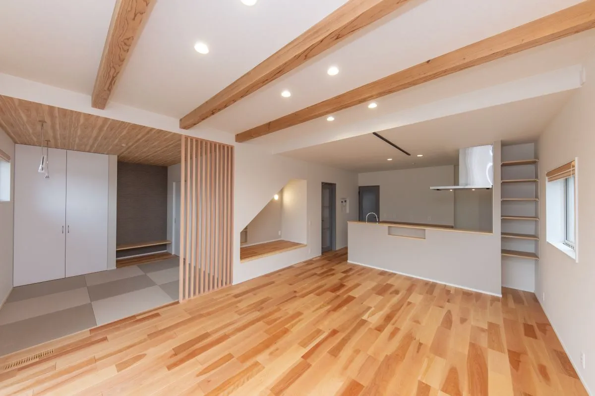 シンプルに、心地よく。木のぬくもりを感じる家二階建施工事例｜福岡筑紫野市の悠建築工房ページの画像03