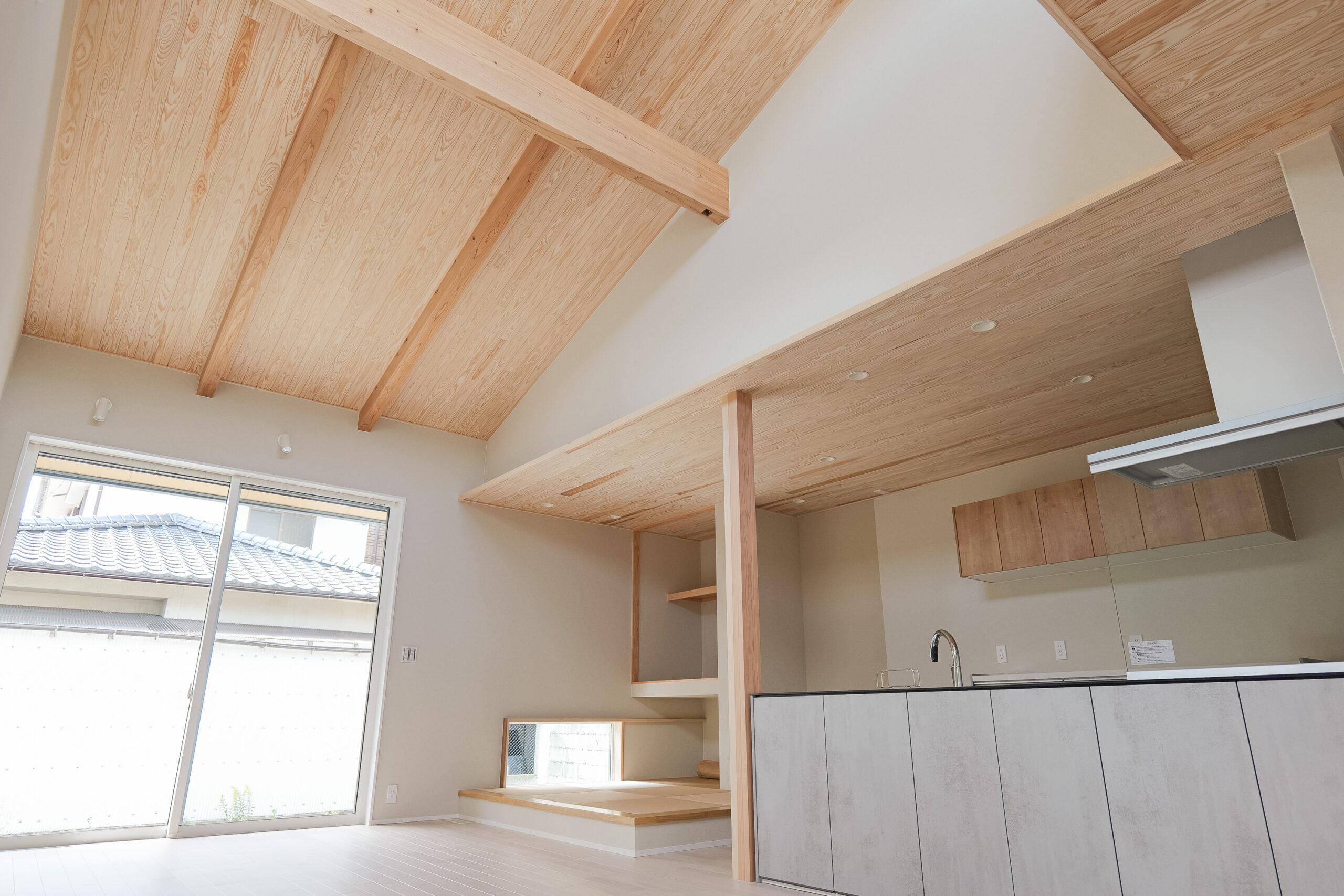 【久留米市】無垢と漆喰の平屋ページの画像03